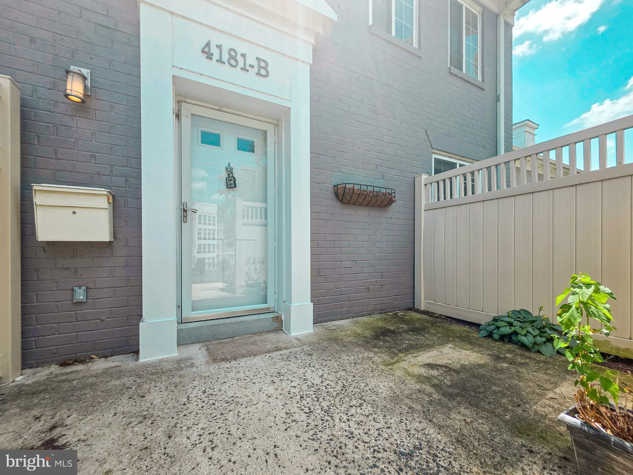 4181 FOUR MILE RUN DRIVE, Arlington, VA 22204