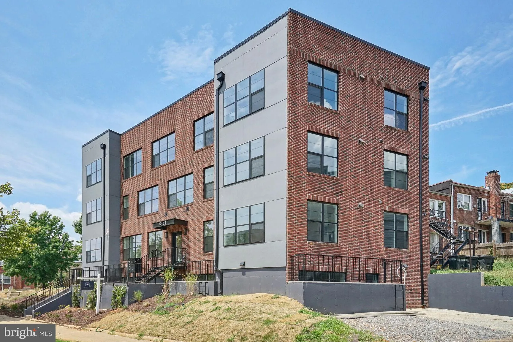 901 19TH STREET, Washington, DC 20002