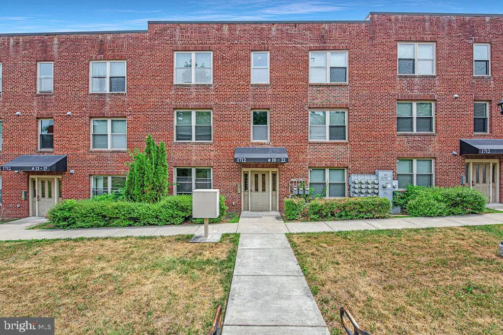 1712 W STREET, Washington, DC 20020