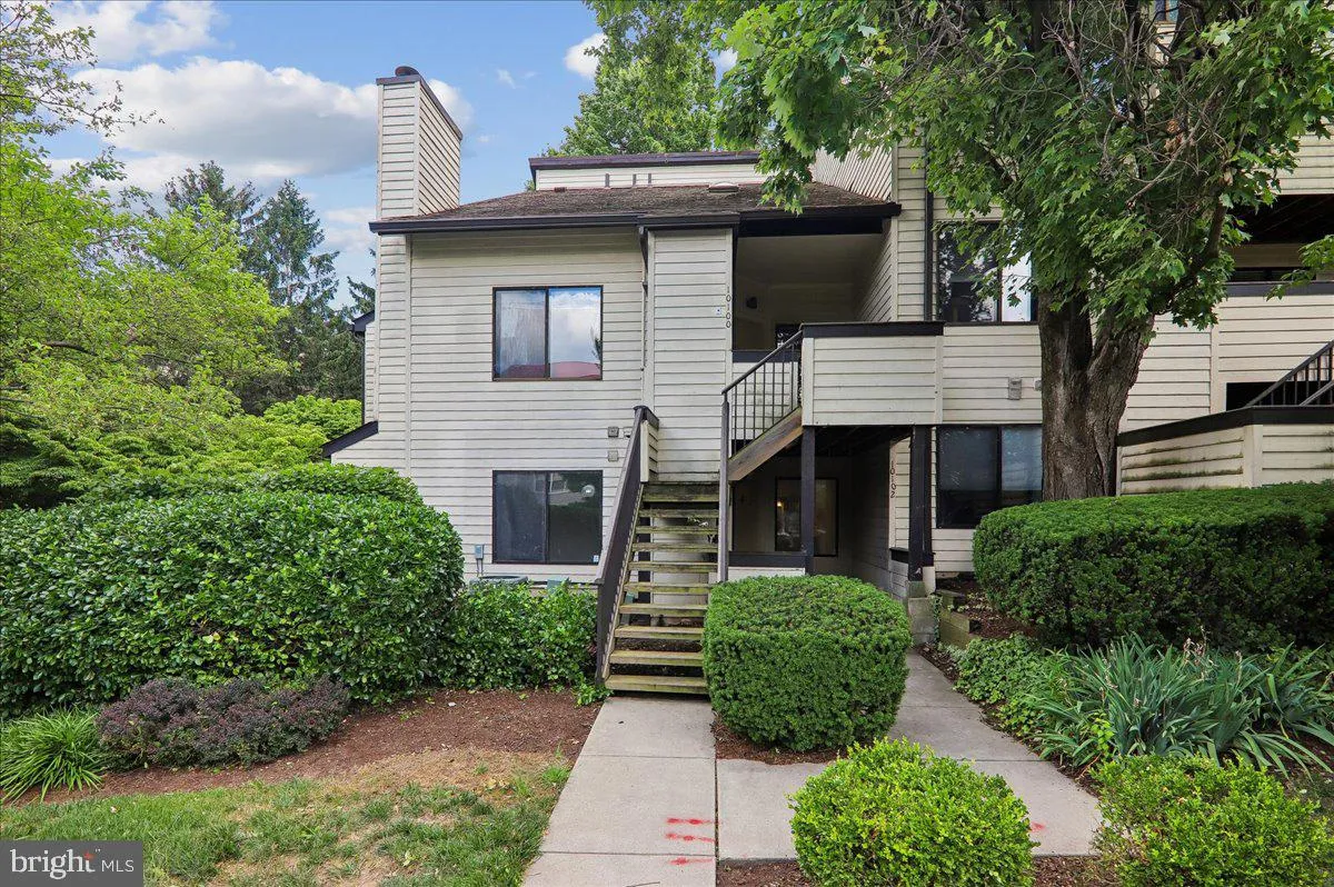 10102 HELLINGLY PLACE, Montgomery Village, MD 20886