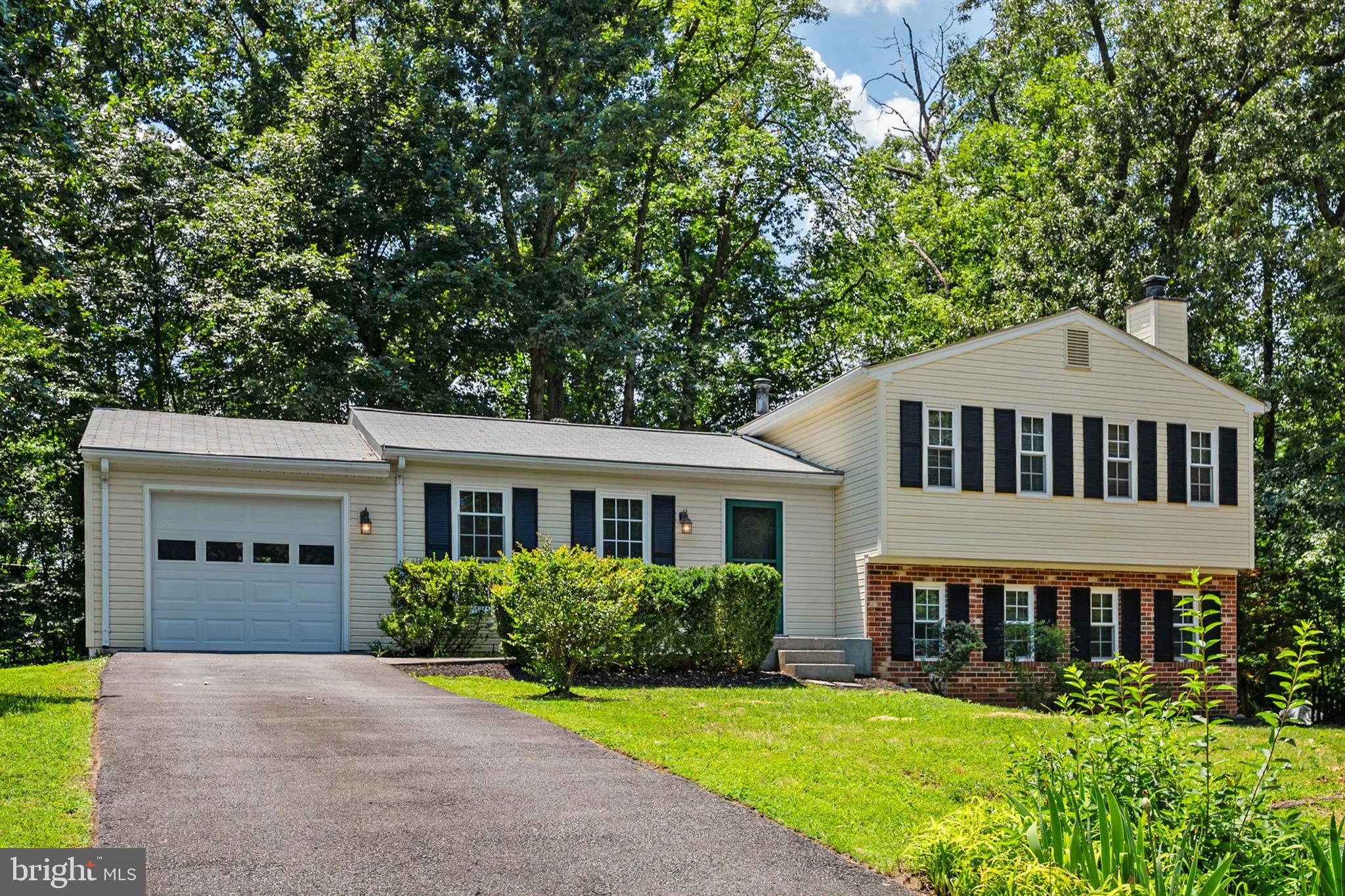 2422 IVYWOOD ROAD, Reston, VA 20191