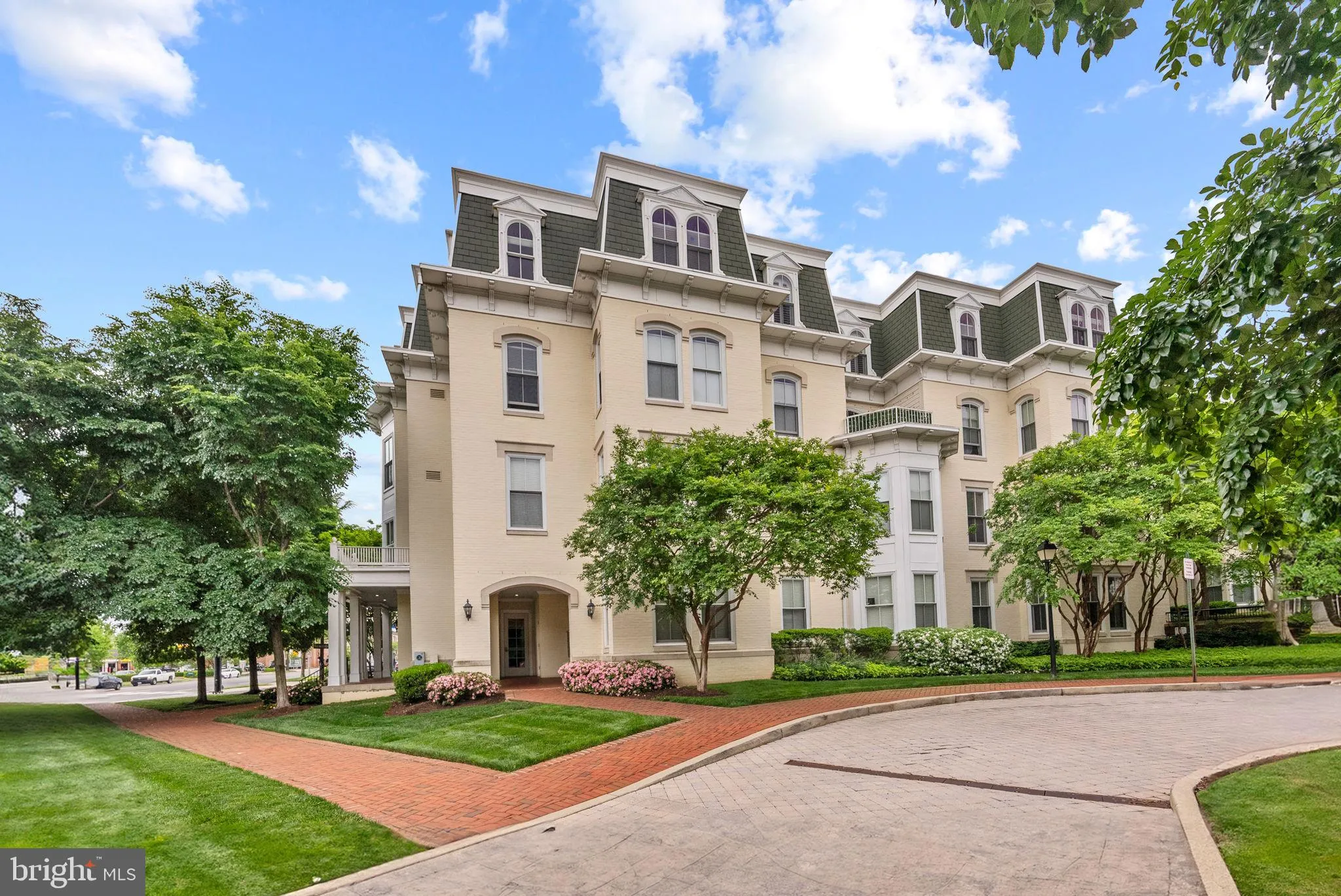 900 WASHINGTON STREET, Alexandria, VA 22314