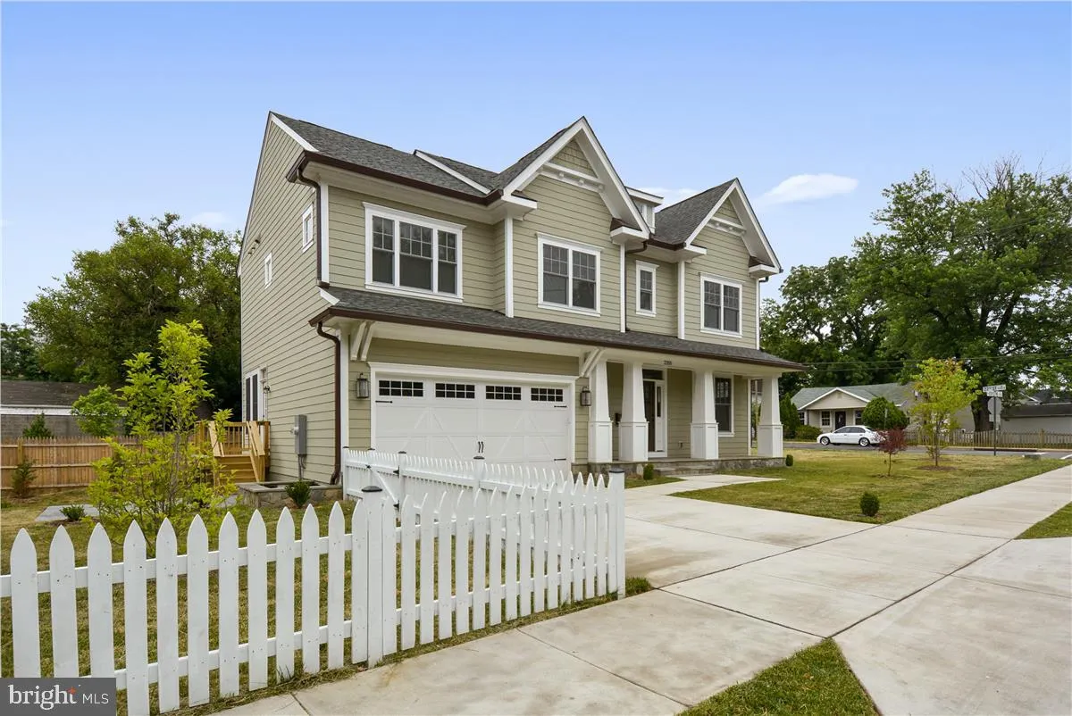 2205 EDISON STREET, Arlington, VA 22207