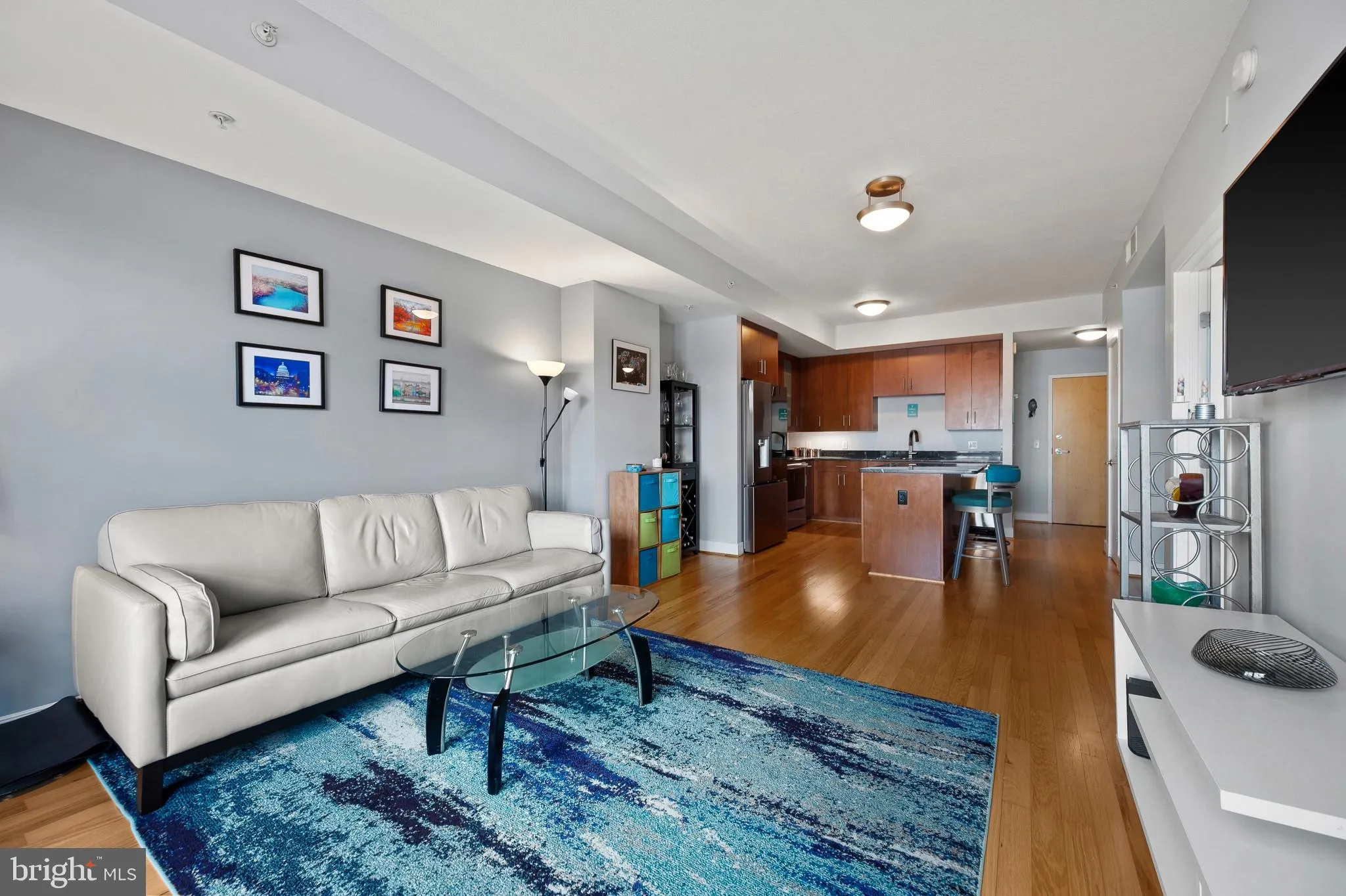 910 M STREET, Washington, DC 20001