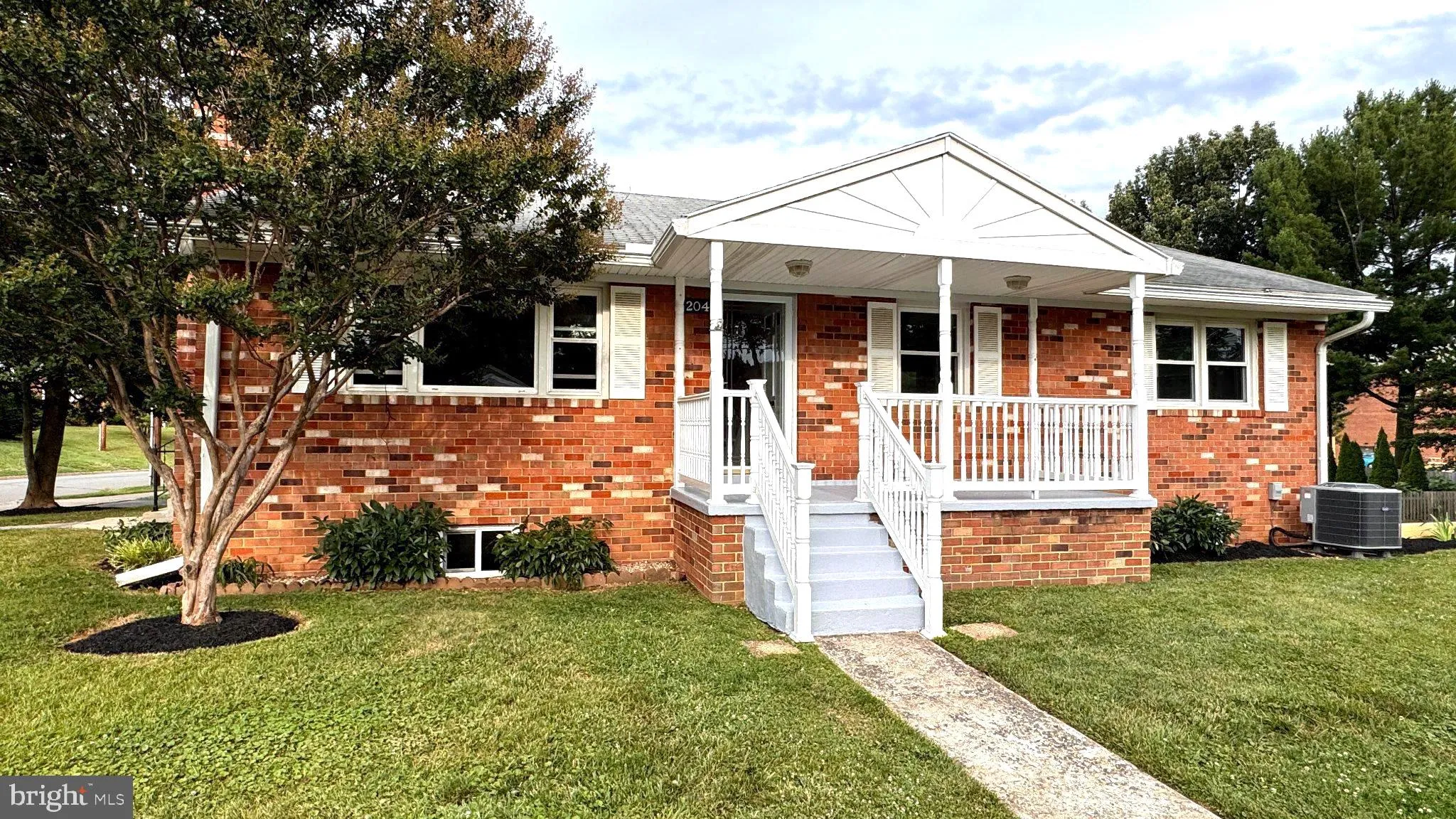 204 AYR STREET, Leesburg, VA 20176