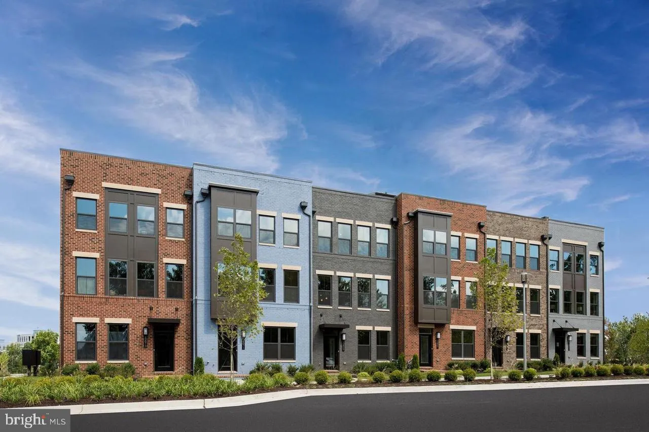 13041 HATTONTOWN SQUARE, Herndon, VA 20171