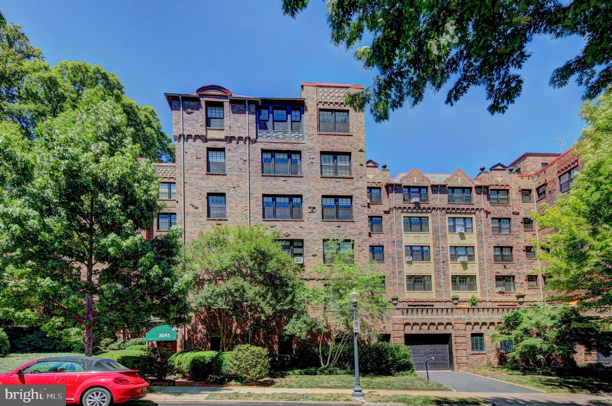 3041 SEDGWICK, Washington, DC 20008