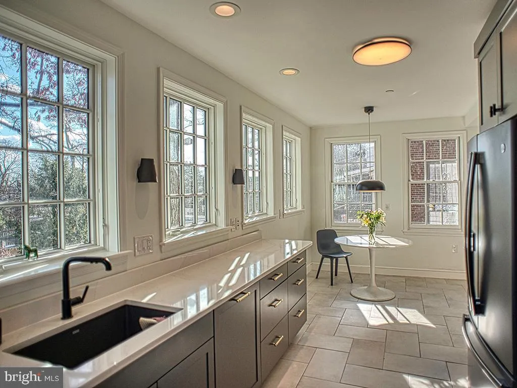 4643 16TH STREET, Washington, DC 20011