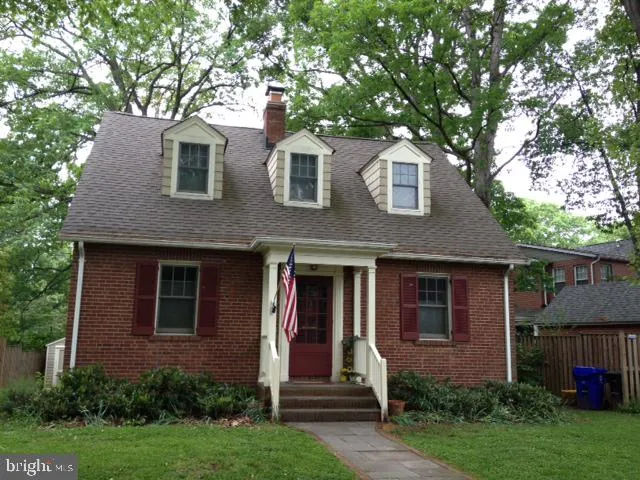 232 NELSON STREET, Arlington, VA 22201