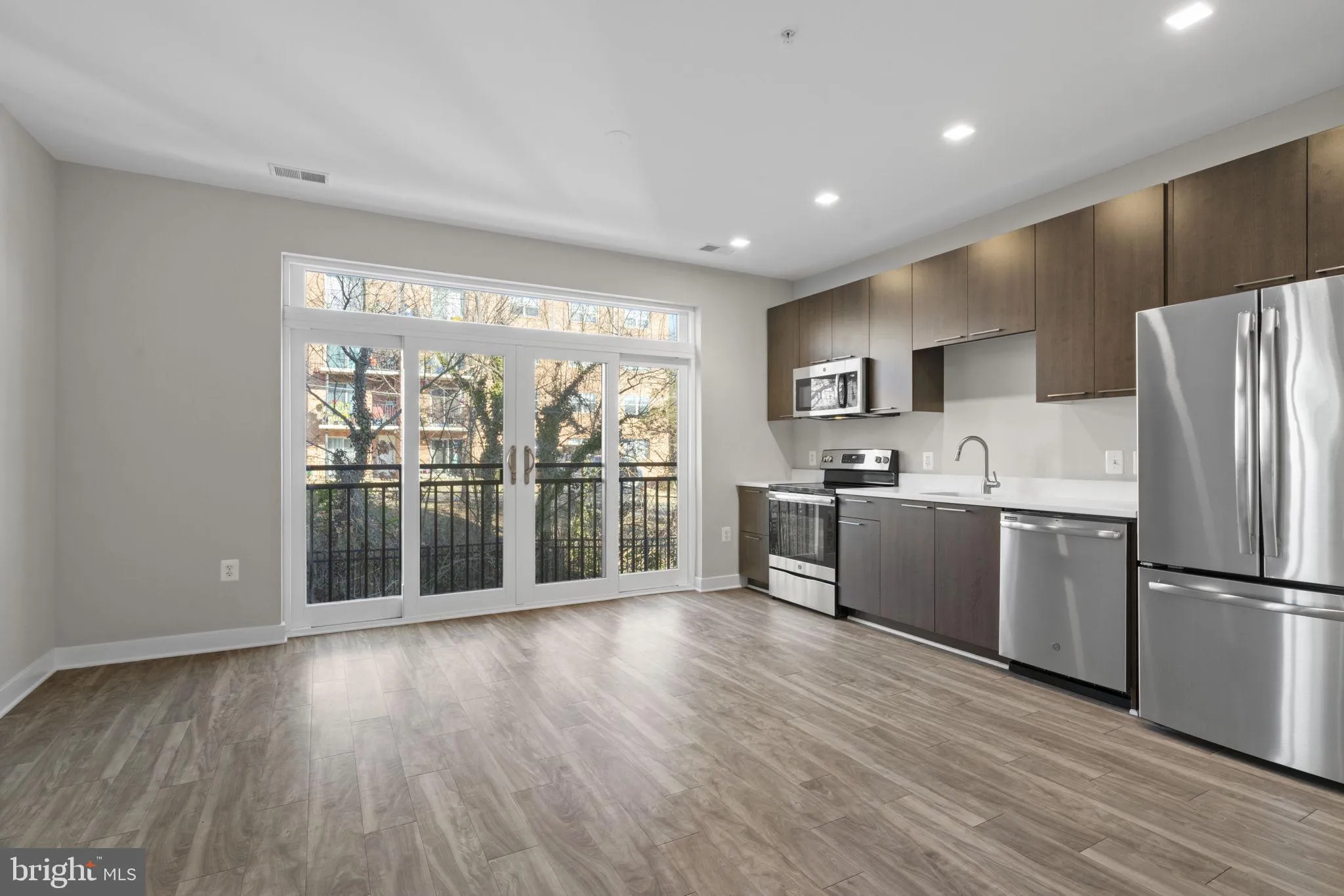 989 BUCHANAN STREET, Arlington, VA 22204