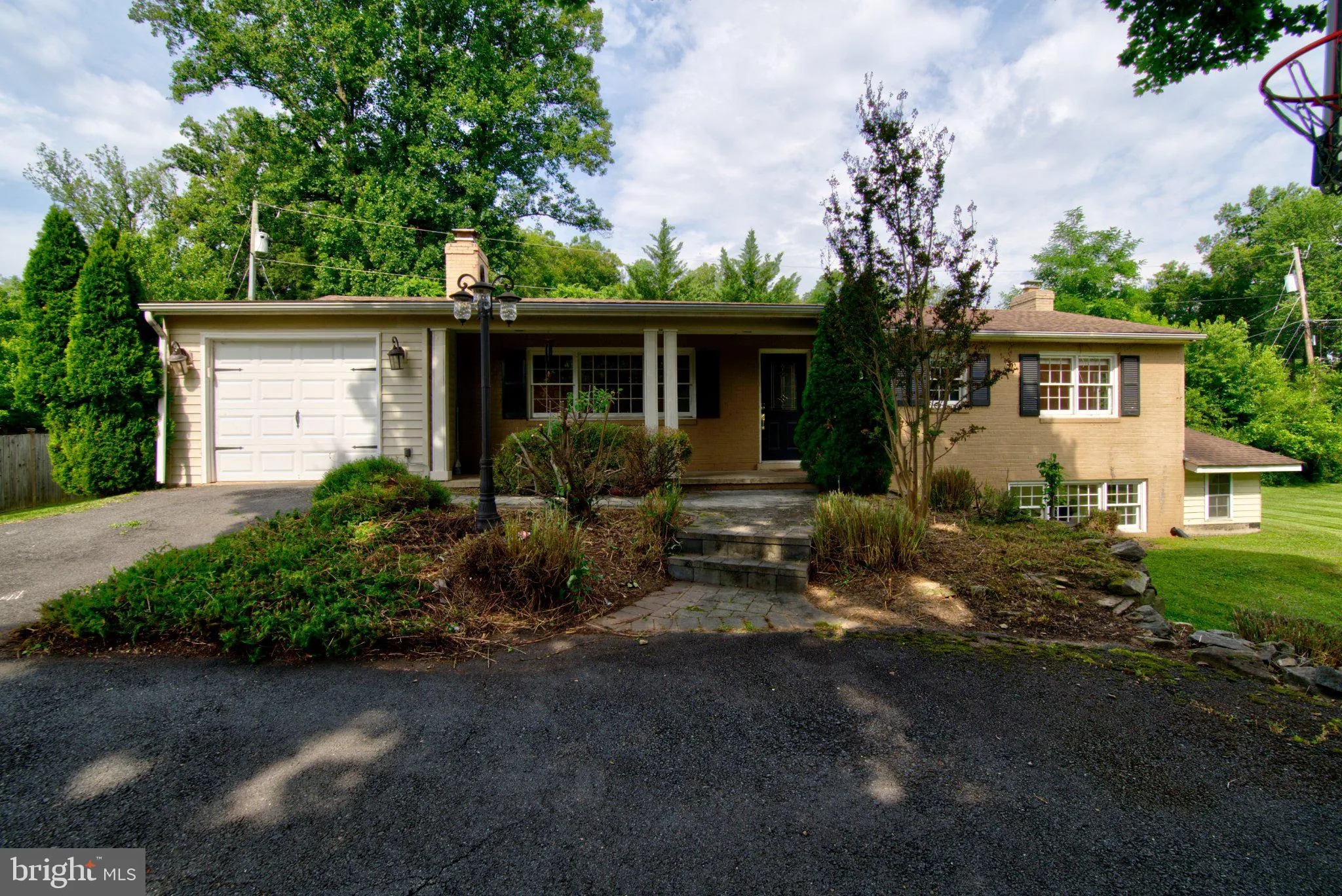 900 WALKER ROAD, Great Falls, VA 22066