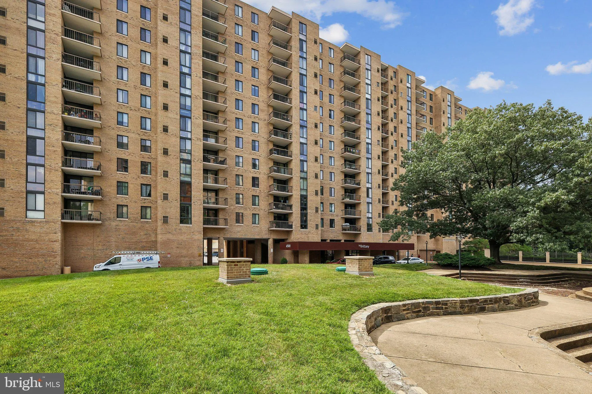 4500 FOUR MILE RUN DRIVE, Arlington, VA 22204