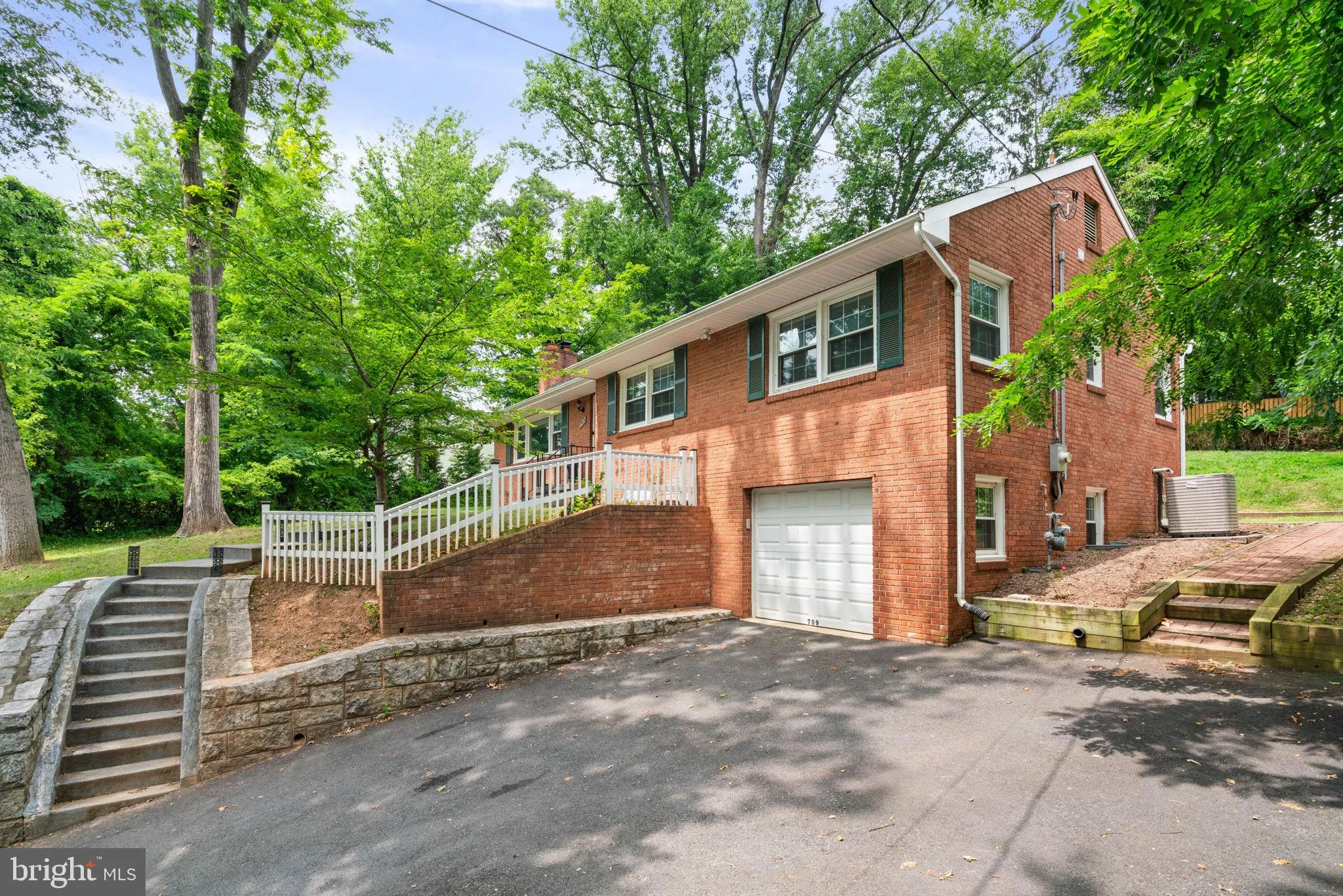 709 BROAD STREET, Falls Church, VA 22046