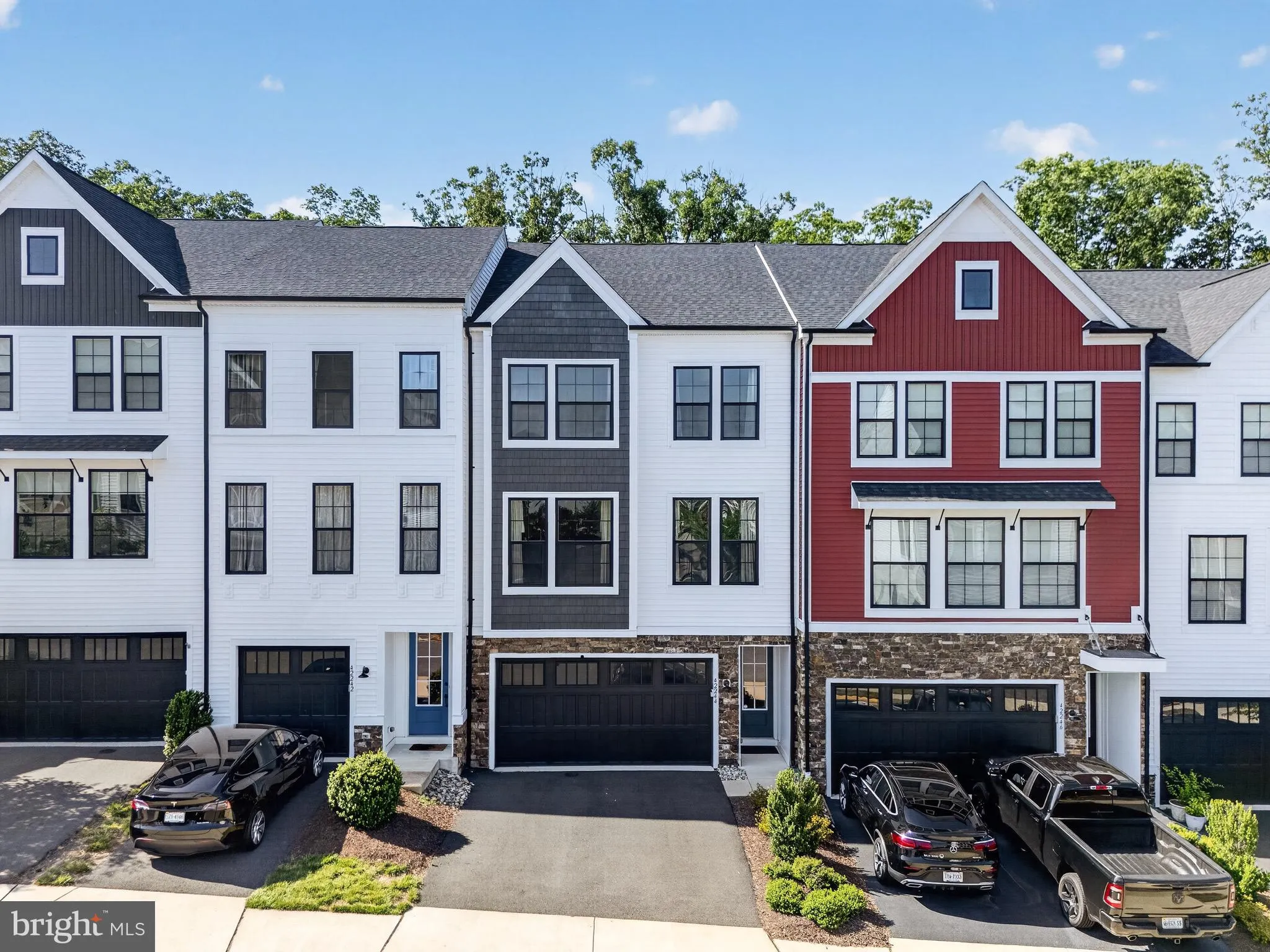 42244 GRAVES MOUNTAIN TERRACE, Chantilly, VA 20152