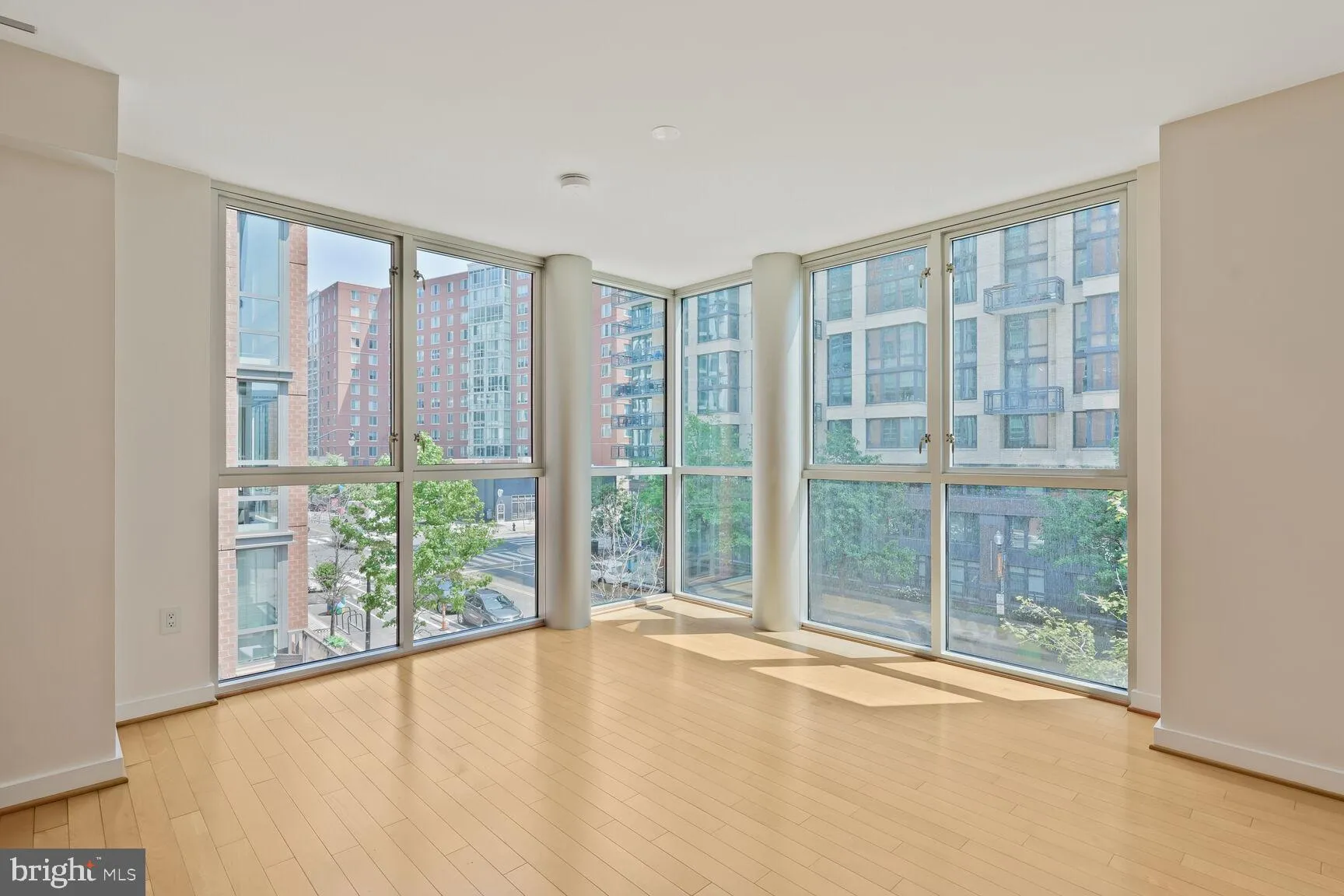 1025 1ST STREET, Washington, DC 20003