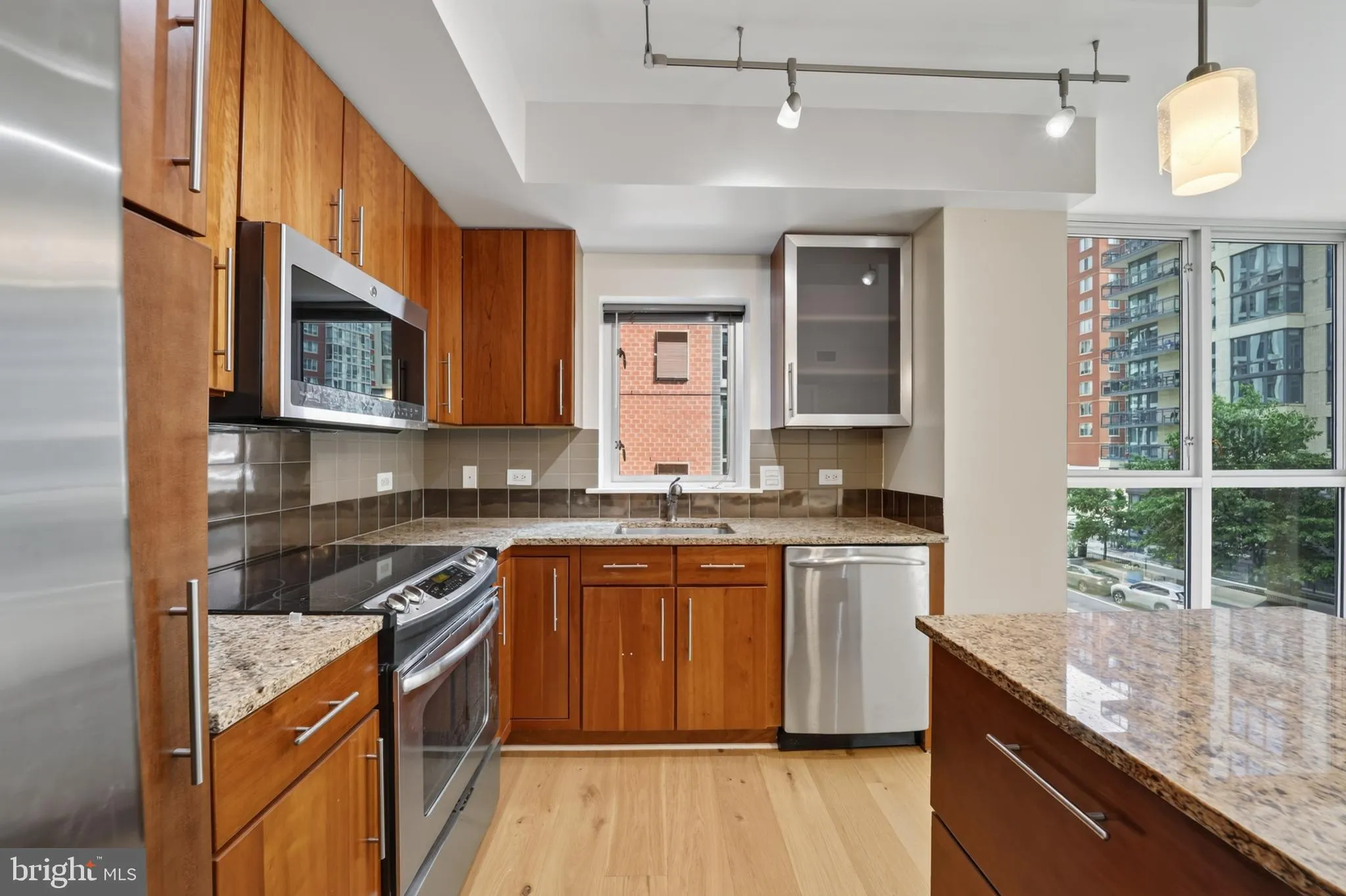 1025 1ST STREET, Washington, DC 20003