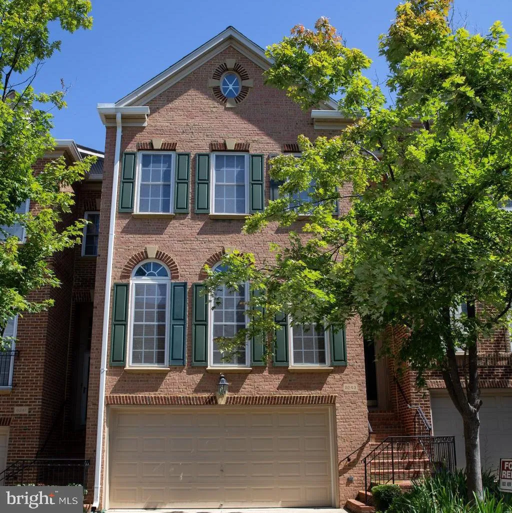 9243 POINT REPLETE DRIVE, Fort Belvoir, VA 22060