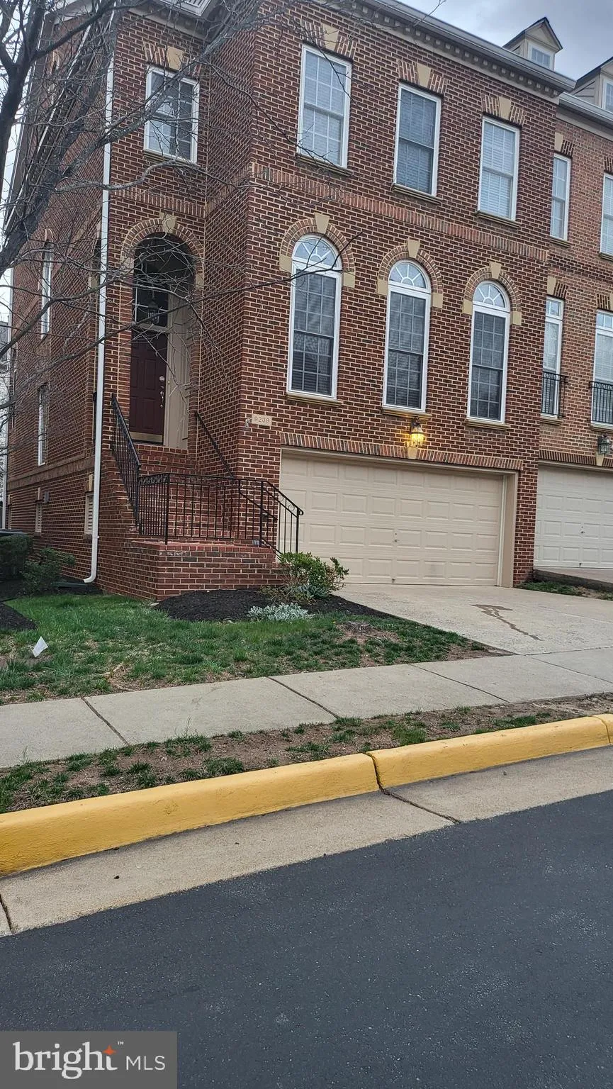 9239 POINT REPLETE DRIVE, Fort Belvoir, VA 22060