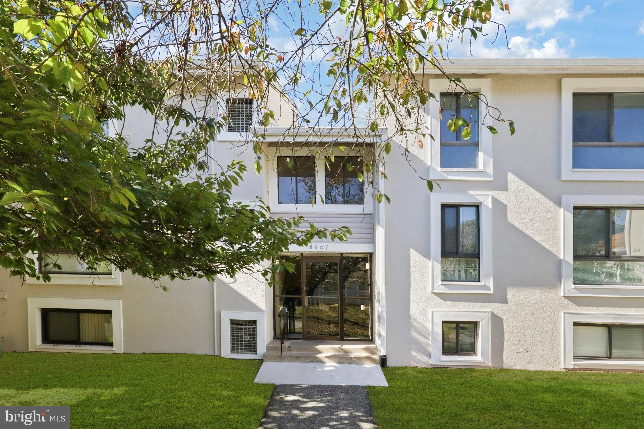 8607 VILLAGE WAY, Alexandria, VA 22309