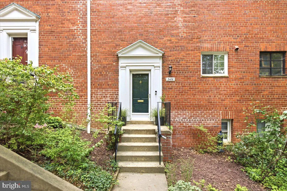 3486 GUNSTON ROAD, Alexandria, VA 22302