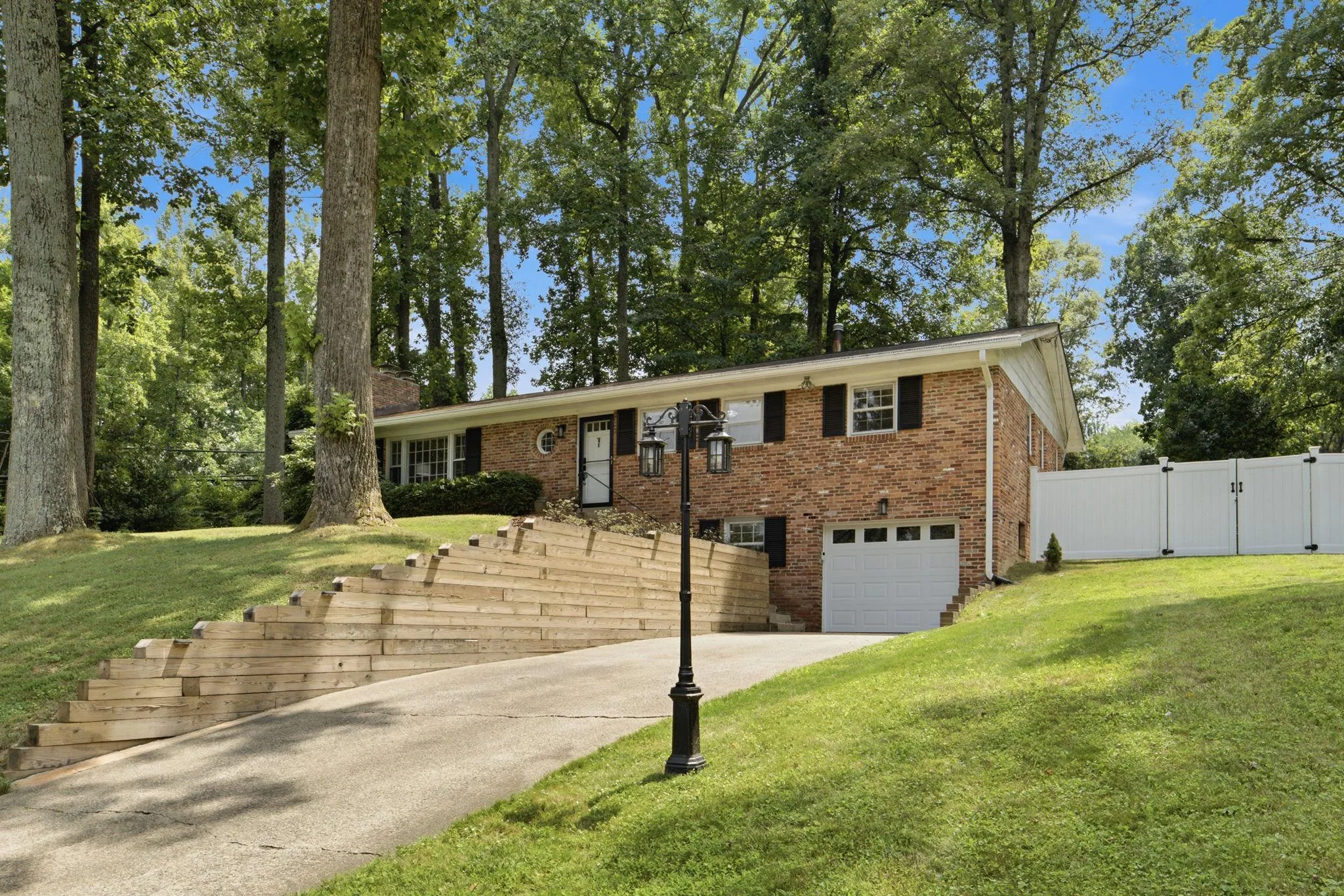9201 BAYARD PLACE, Fairfax, VA 22032