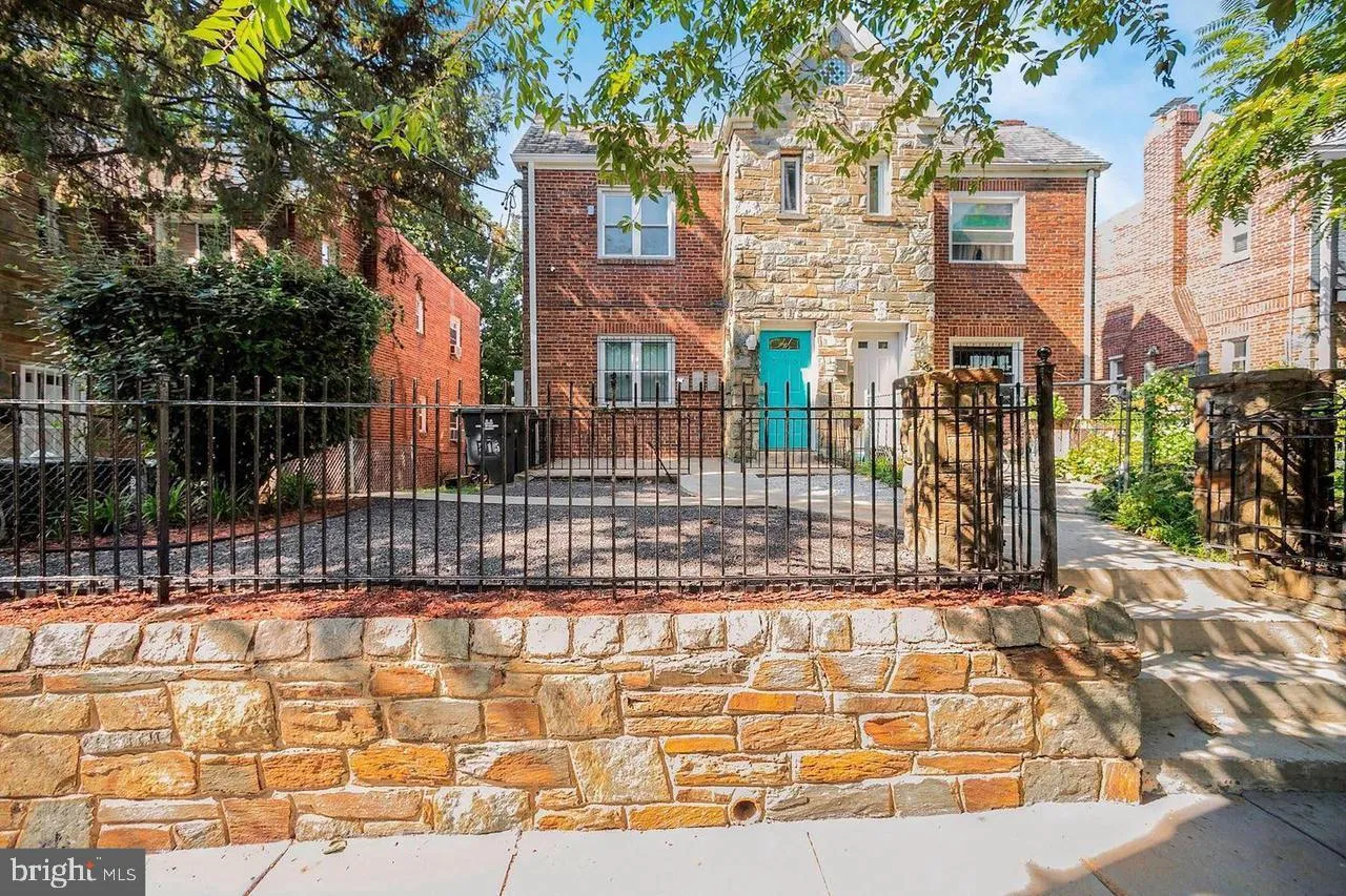 515 OAKWOOD STREET, Washington, DC 20032