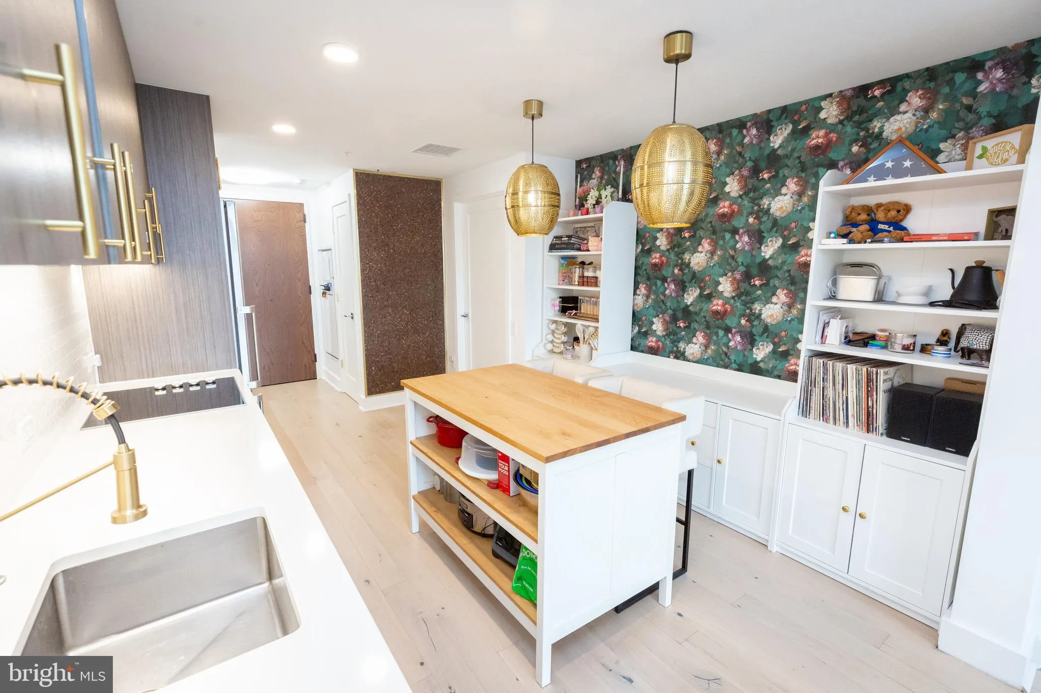 1211 VAN STREET, Washington, DC 20003