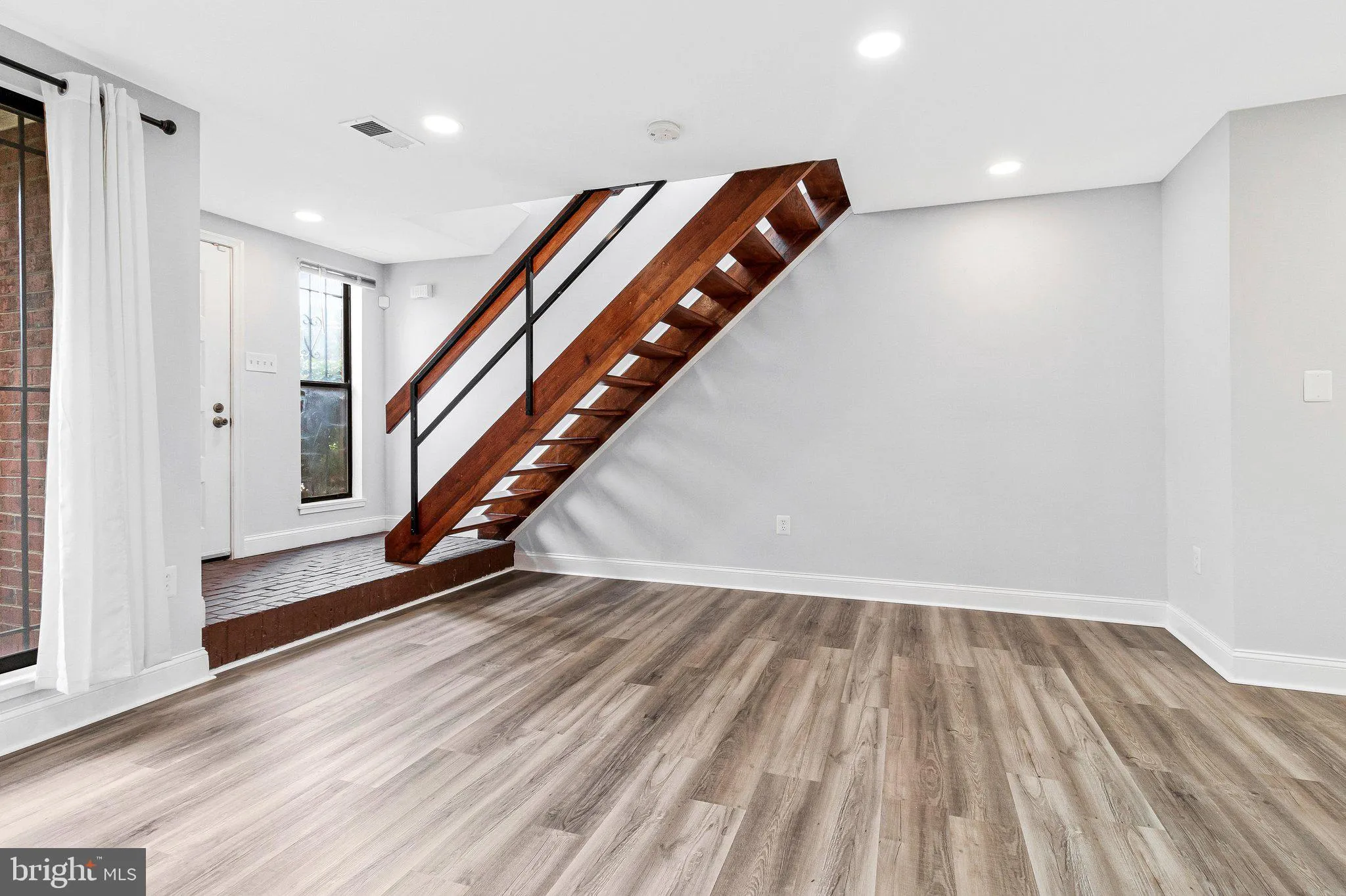 2435 18TH STREET, Washington, DC 20018
