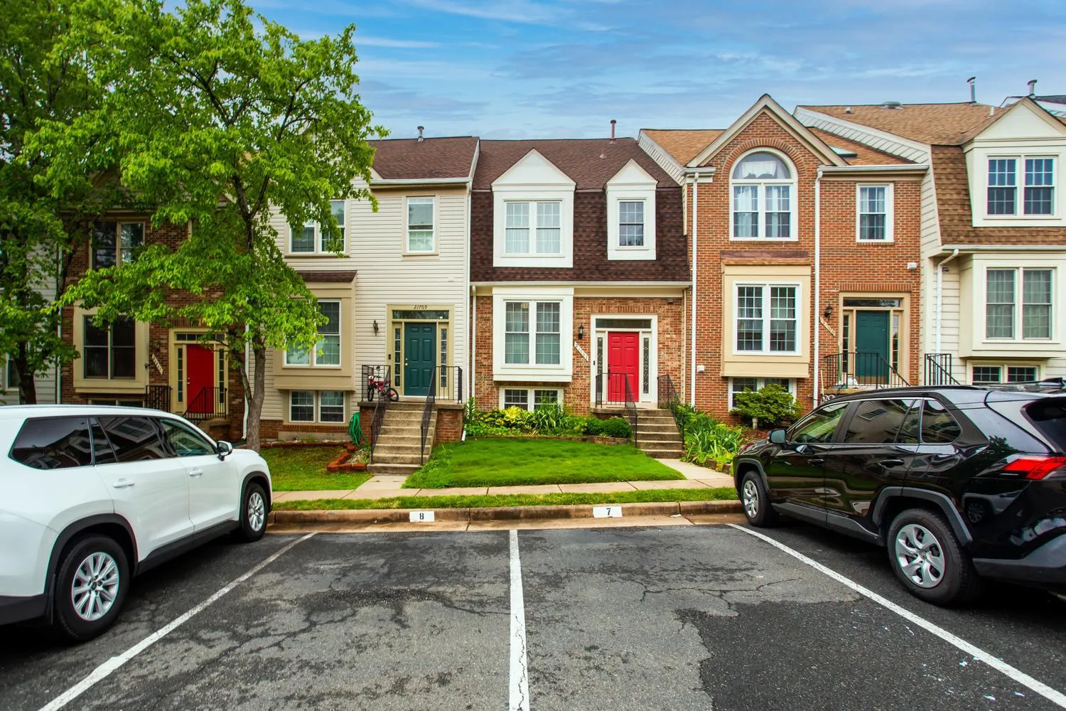 21707 LEATHERLEAF CIRCLE, Sterling, VA 20164