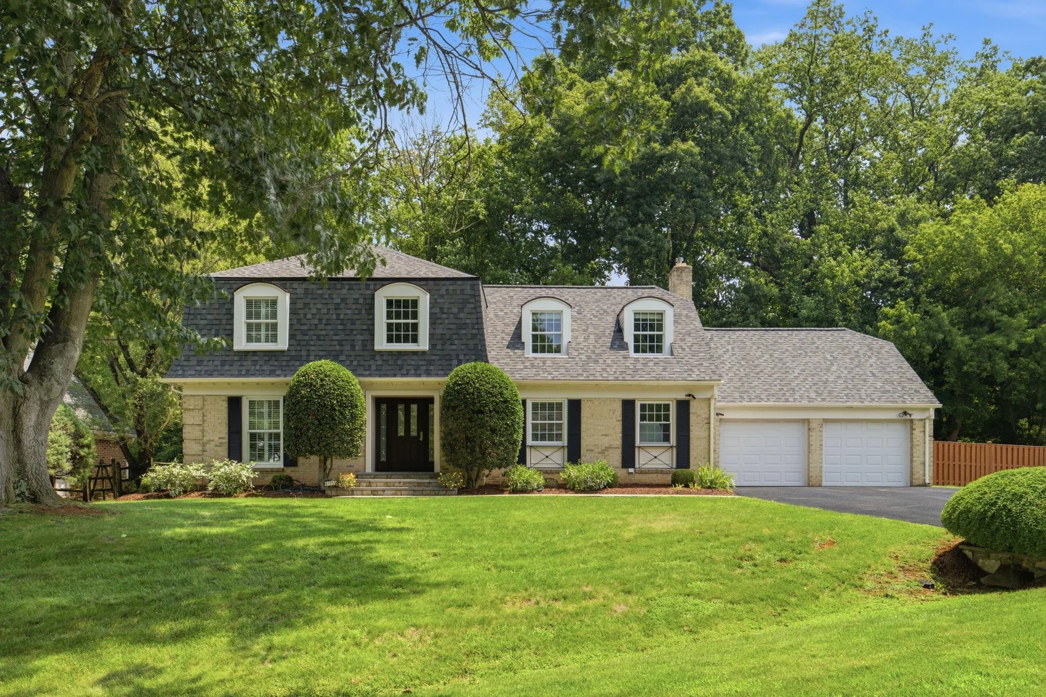 8105 BUCKSPARK LANE, Potomac, MD 20854