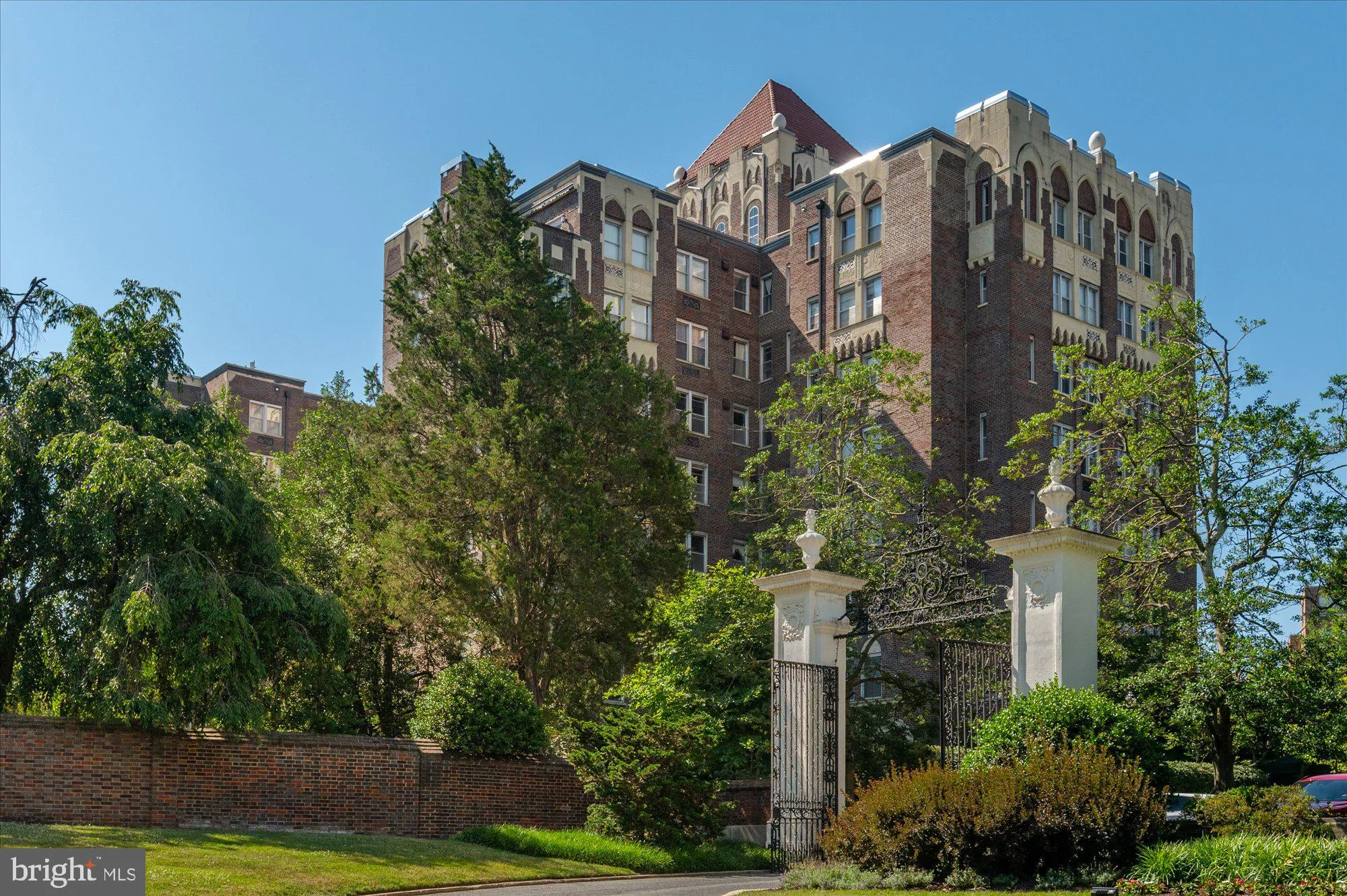 3900 CATHEDRAL AVENUE, Washington, DC 20016