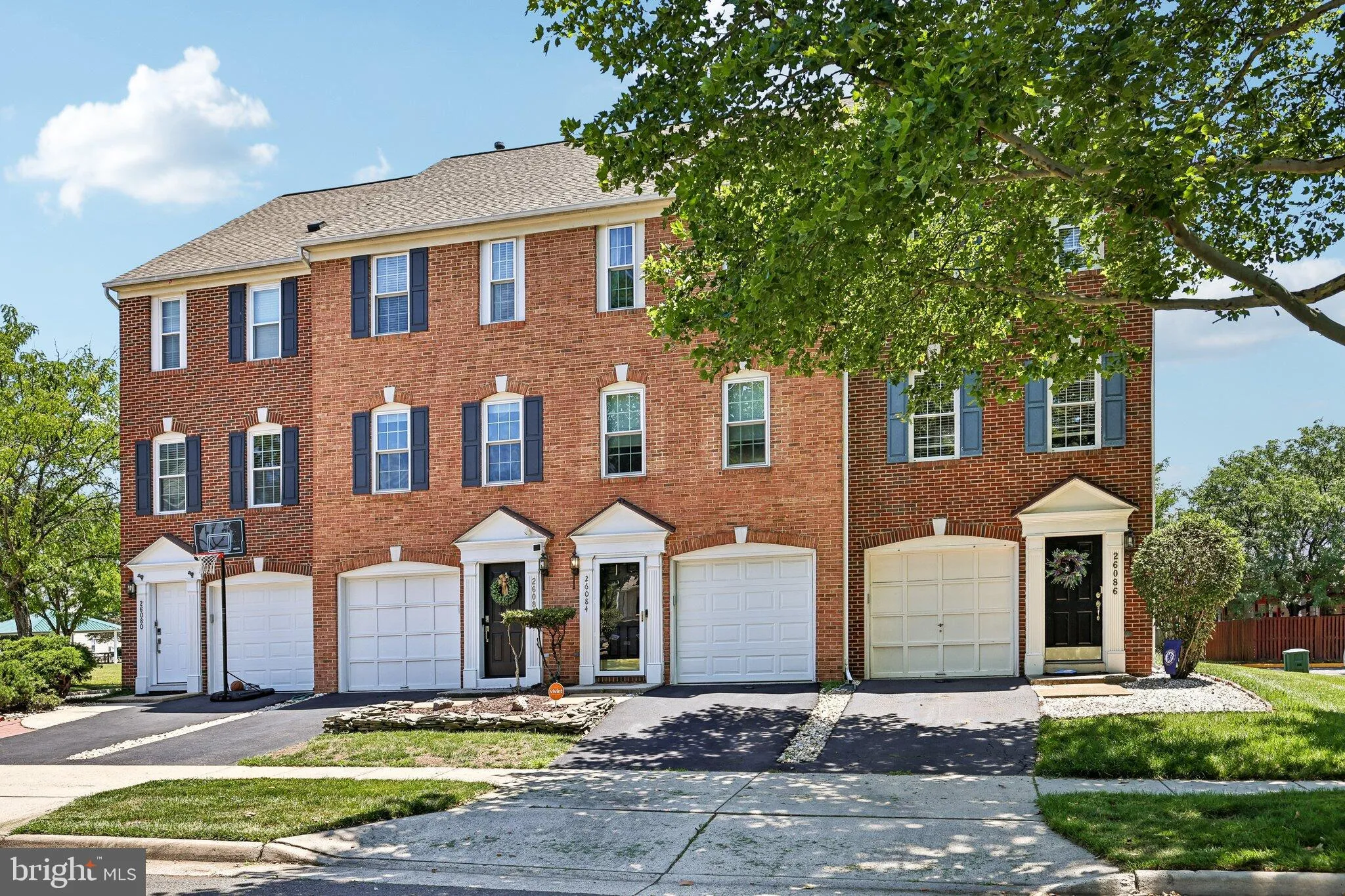 26084 LANDS END DRIVE, Chantilly, VA 20152