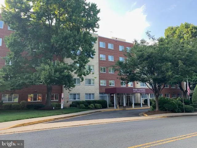 200 MAPLE AVENUE, Falls Church, VA 22046