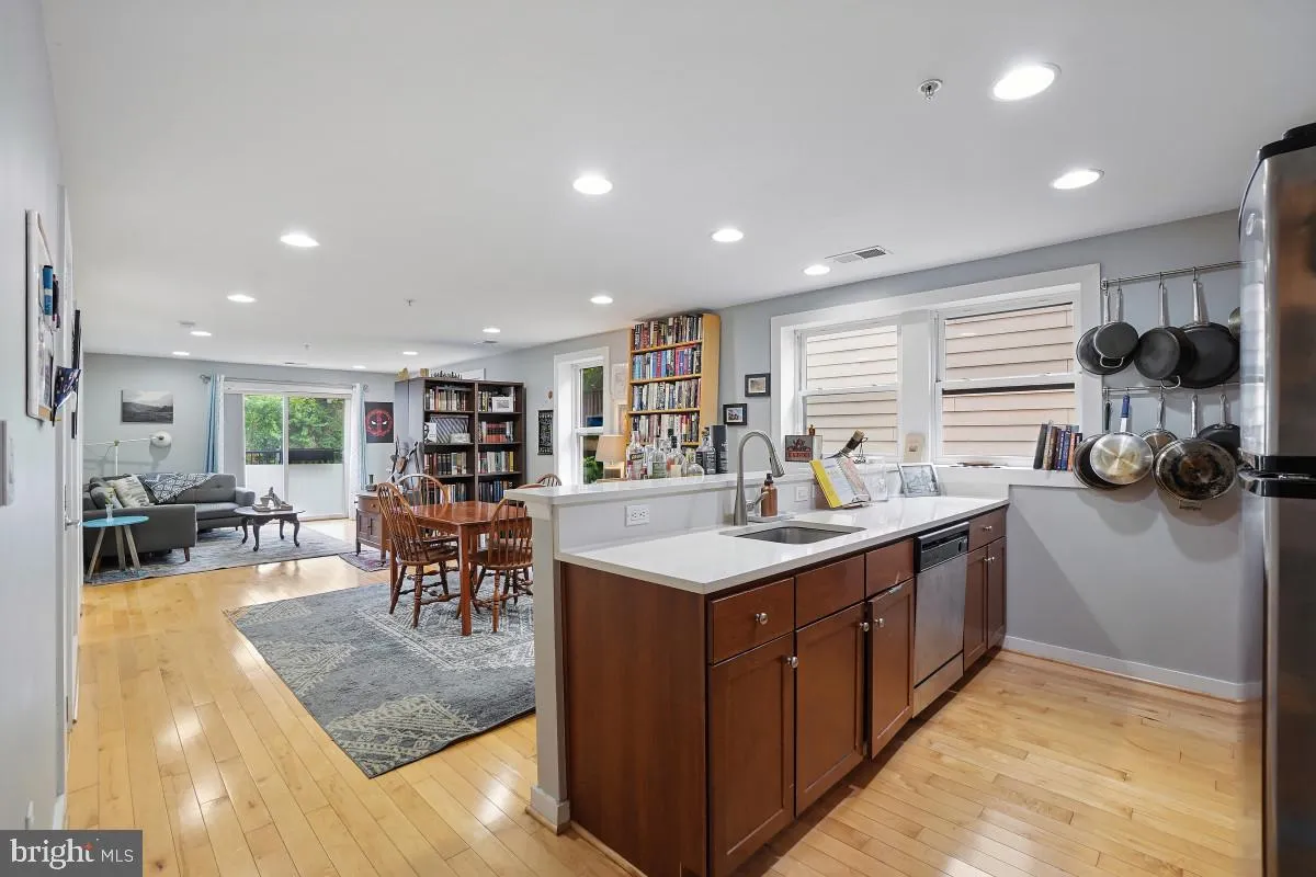 732 LAMONT STREET, Washington, DC 20010
