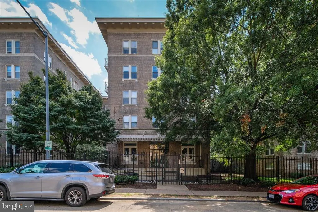1308 CLIFTON STREET, Washington, DC 20009