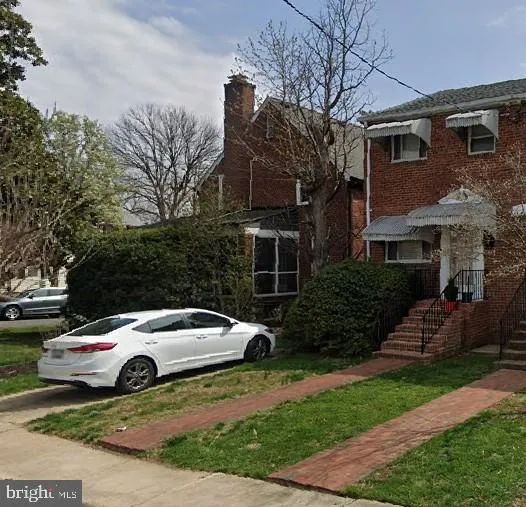 207A SPRING STREET, Alexandria, VA 22301