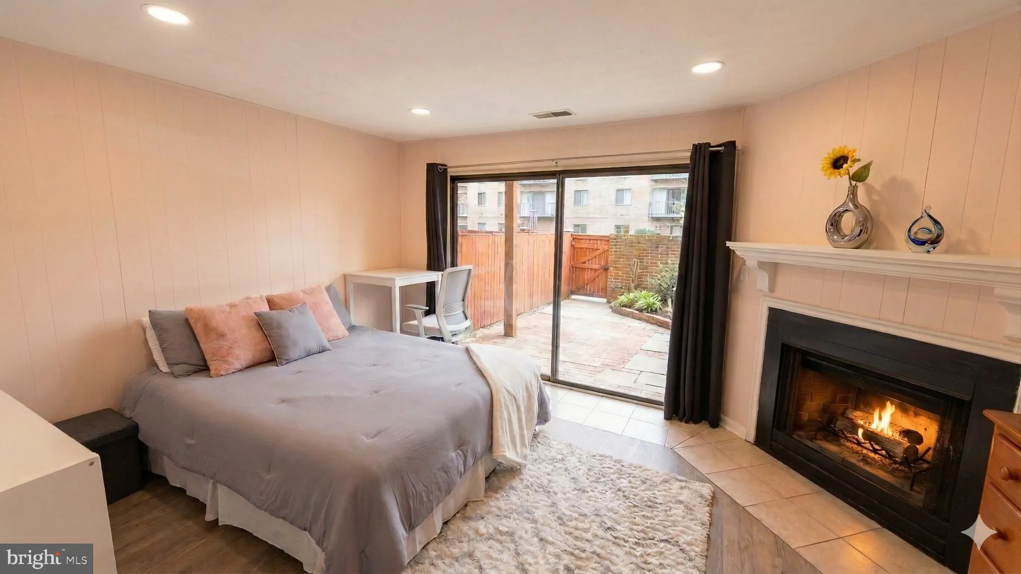 971 TAYLOR STREET, Arlington, VA 22204