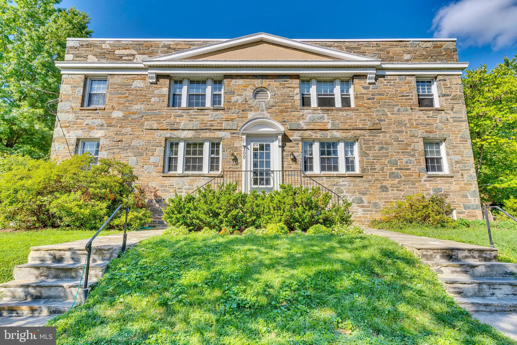 300 COMMONWEALTH AVENUE, Alexandria, VA 22301
