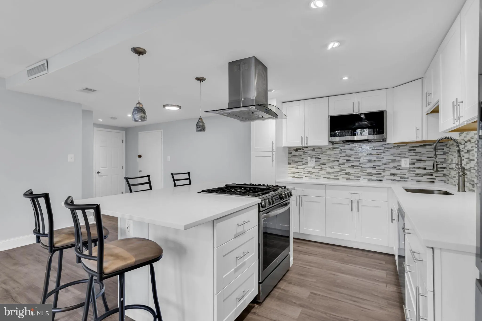 4600 DUKE STREET, Alexandria, VA 22304