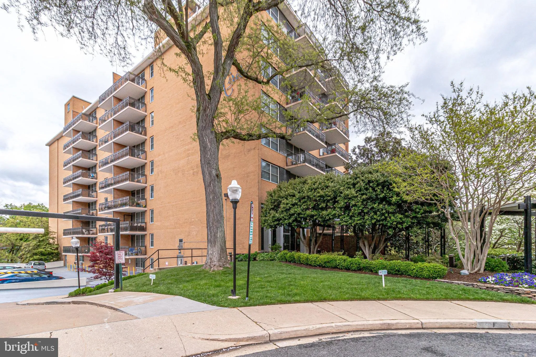 2030 ADAMS STREET, Arlington, VA 22201