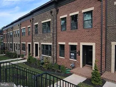 5701 11TH STREET, Arlington, VA 22205