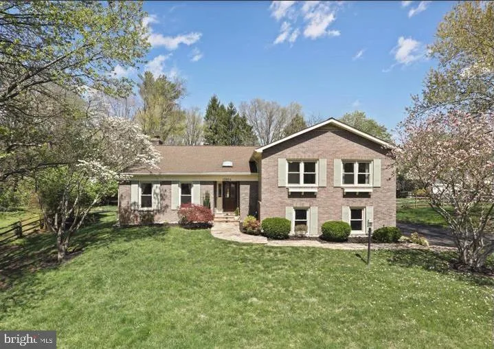 10854 MEADOWLAND DRIVE, Oakton, VA 22124