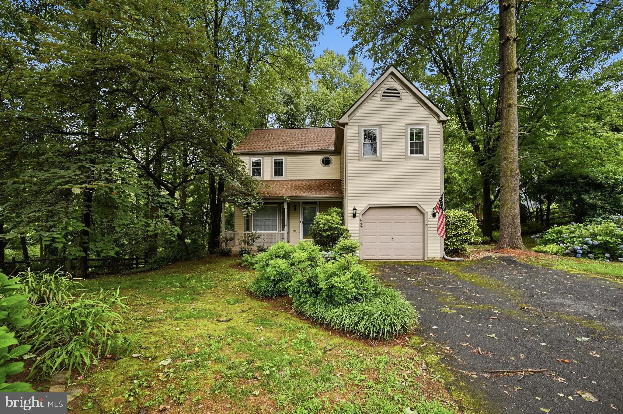 1649 BENNINGTON HOLLOW LANE, Reston, VA 20194