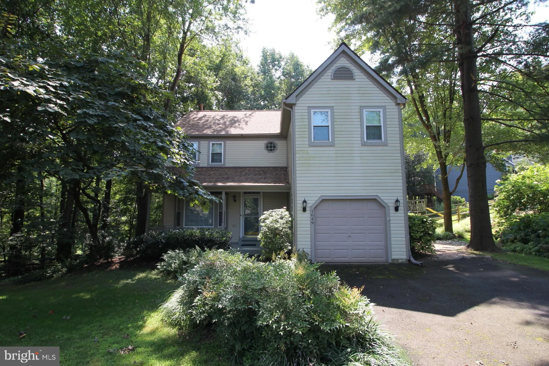 1649 BENNINGTON HOLLOW LANE, Reston, VA 20194