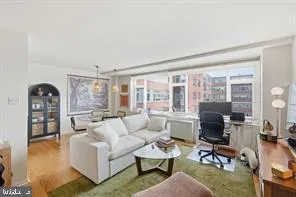 1545 18TH STREET, Washington, DC 20036