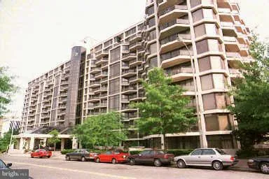 1530 KEY BOULEVARD, Arlington, VA 22209