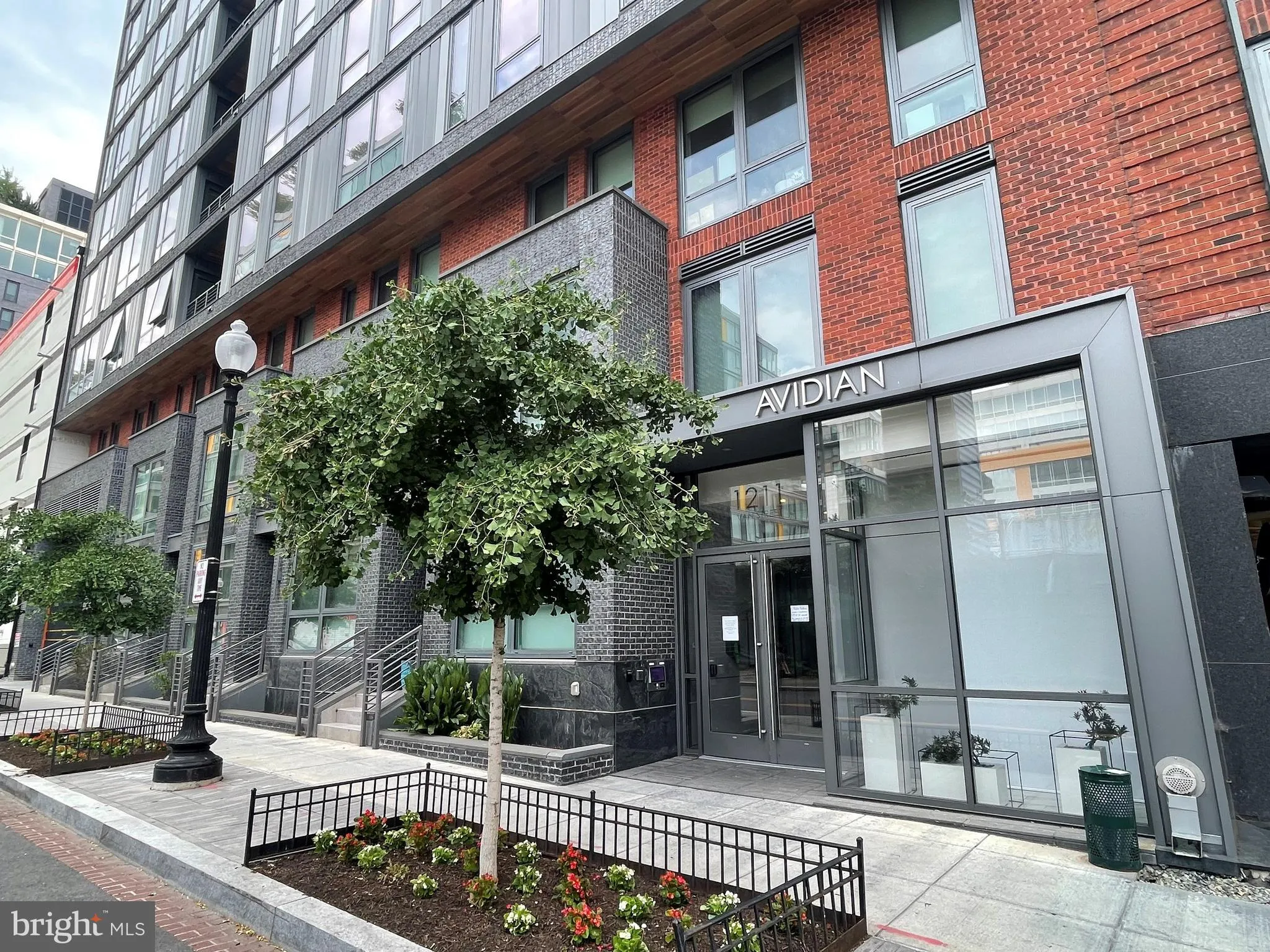 1211 VAN STREET, Washington, DC 20003