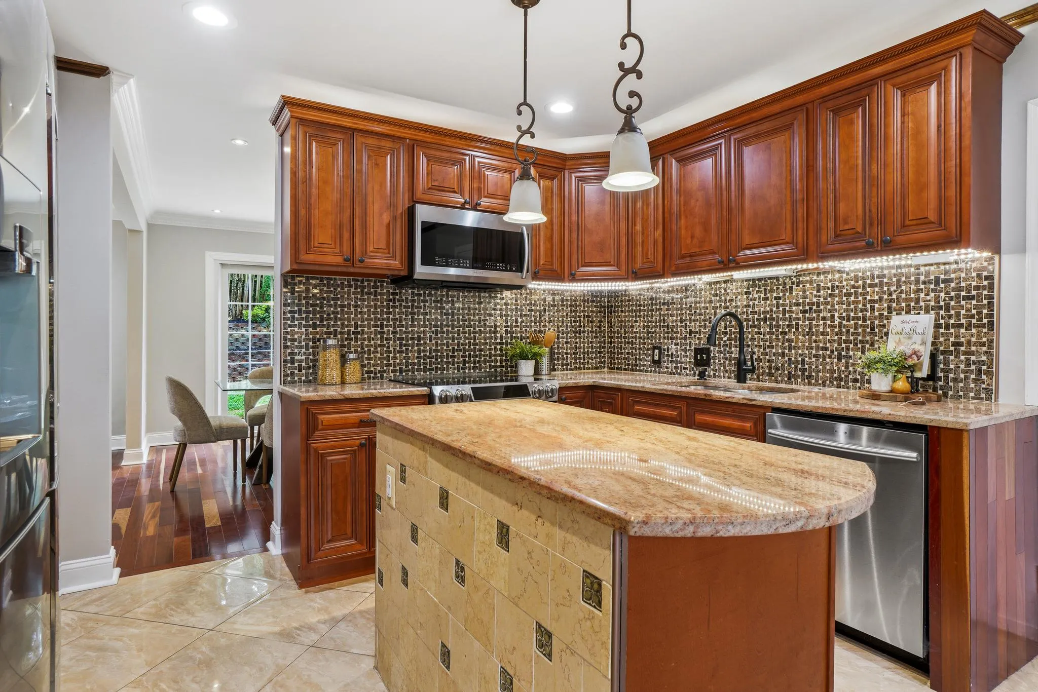 14003 COMMONS WAY, Potomac, MD 20854