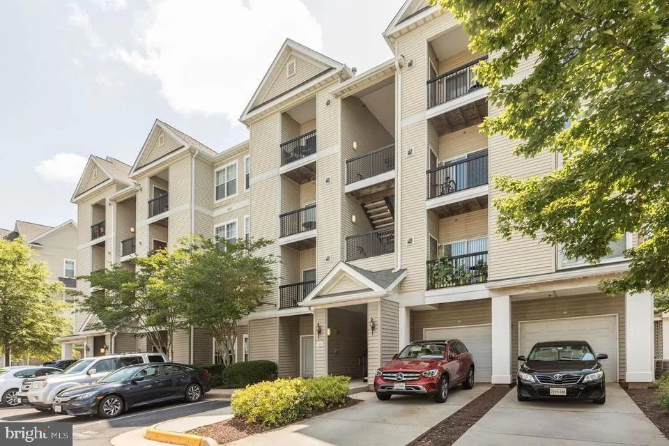 5123 TRAVIS EDWARD WAY, Centreville, VA 20120