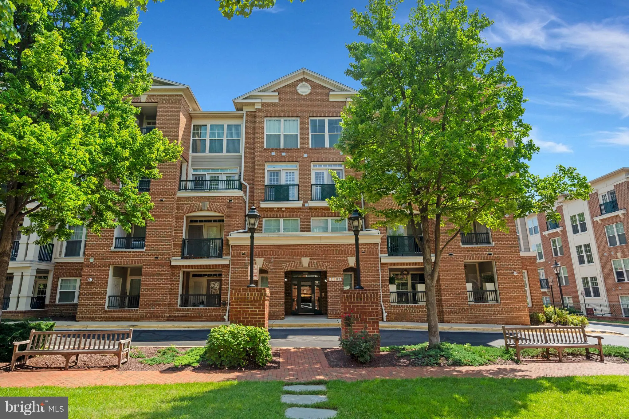 2901 SAINTSBURY PLAZA, Fairfax, VA 22031